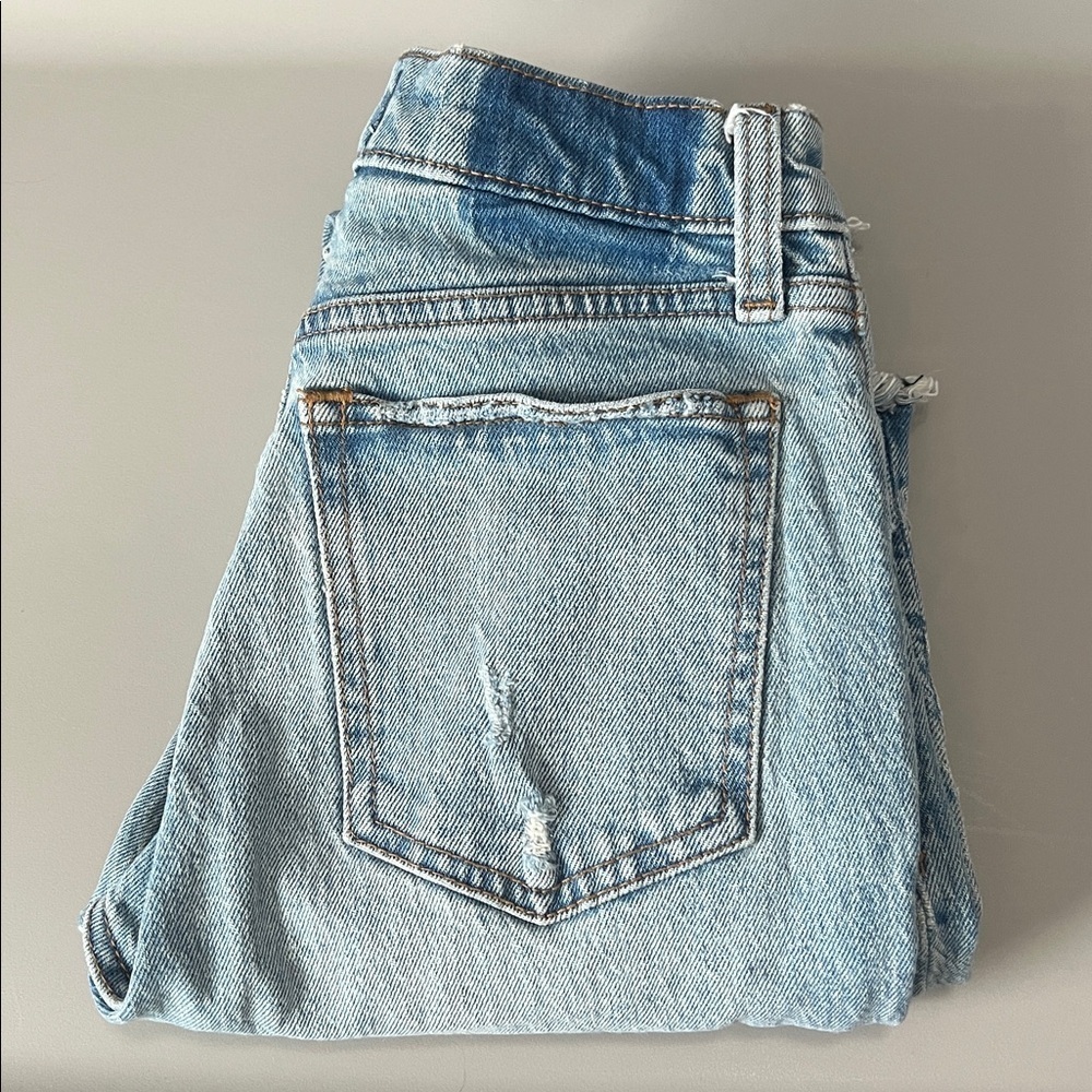 Abercrombie Distressed Light Wash High Rise Mom Jean Size 0/25R